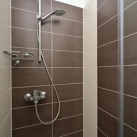 33 Apartmán