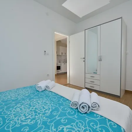 Apartmán 33 *