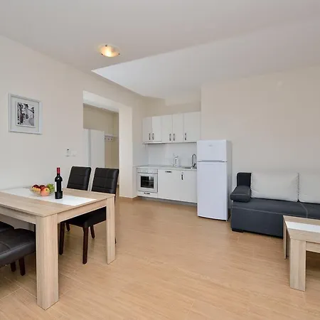 33 Apartment